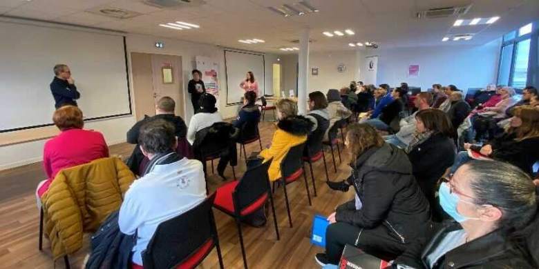 Réunion lors du job dating organisé par Cap Emploi Cabestany pour l'entreprise adaptée -